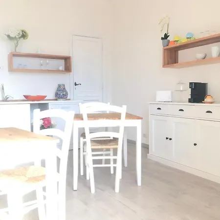Il Faro Di Pensjonat 2*